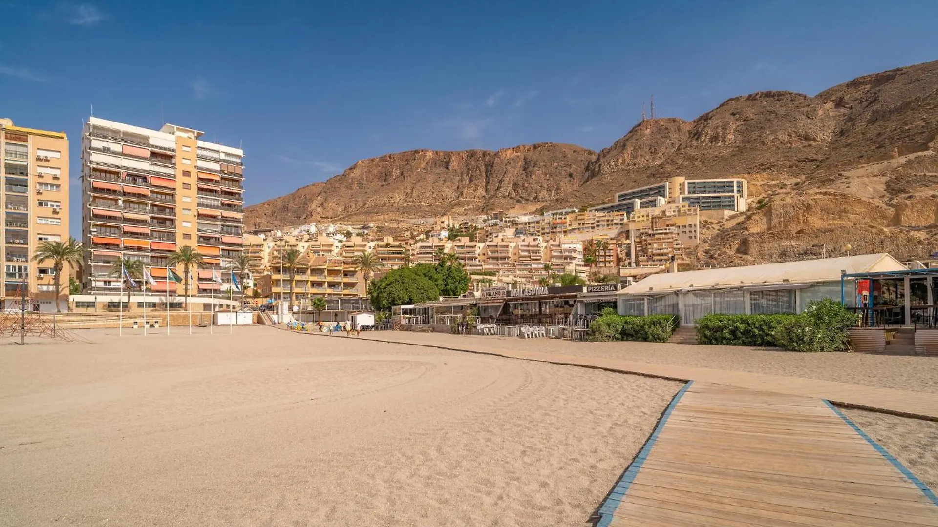 Gorgeous Apartment In Aguadulce With Kitchen